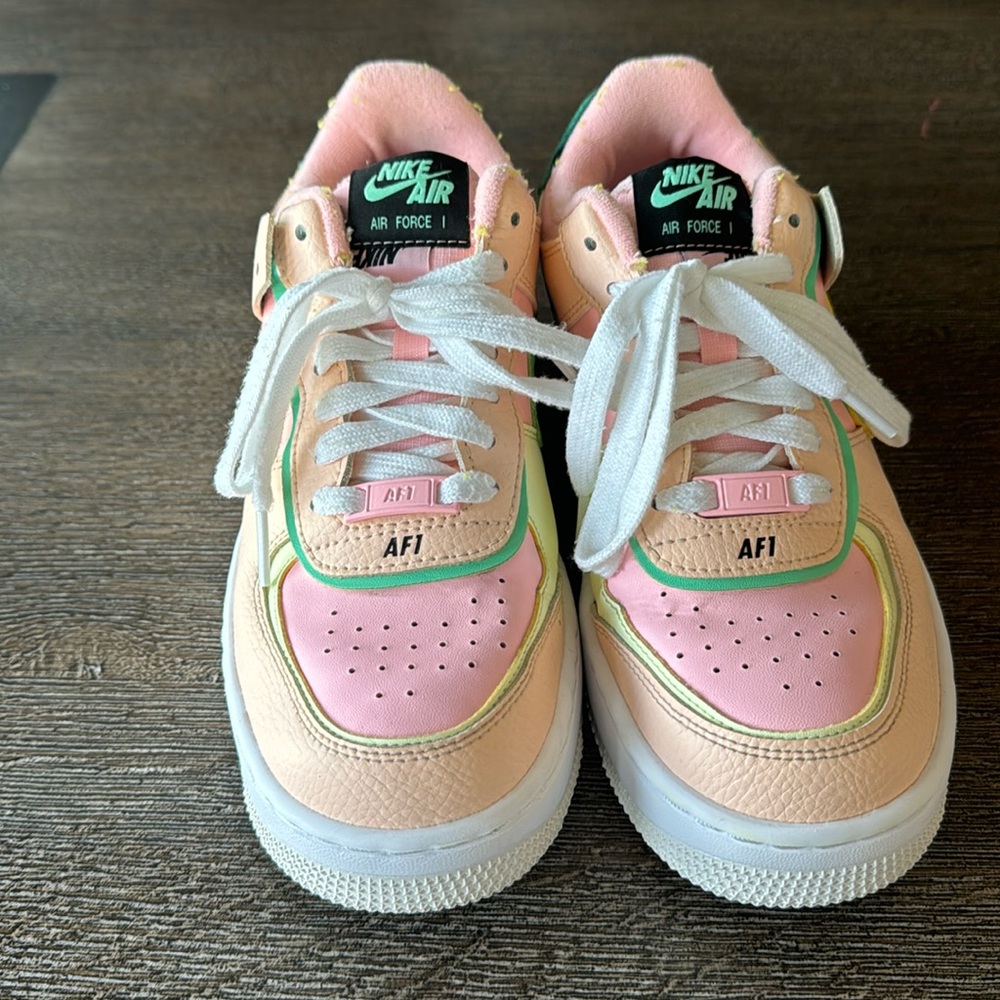 Size 7 pastel women’s Nike Air Force 1